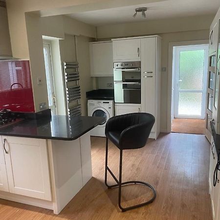 5 Bed House, 32 Tutbury Avenue, Cannon Park, Coventry, Cv4 7Bj Villa ภายนอก รูปภาพ