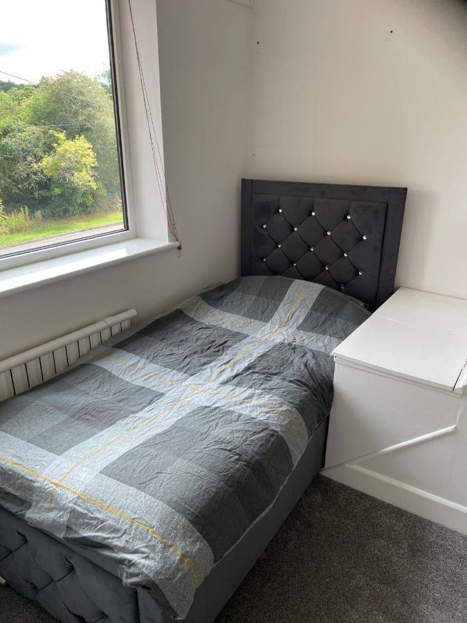 5 Bed House, 32 Tutbury Avenue, Cannon Park, Coventry, Cv4 7Bj Villa ภายนอก รูปภาพ