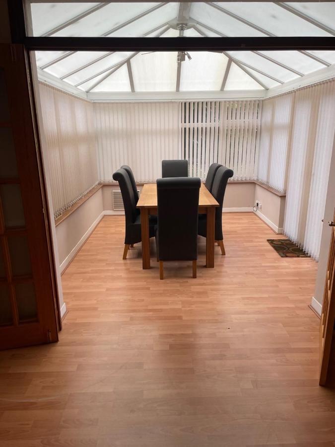 5 Bed House, 32 Tutbury Avenue, Cannon Park, Coventry, Cv4 7Bj Villa ภายนอก รูปภาพ